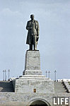 Памятник Сталину у входа в Волго-Донской канал
