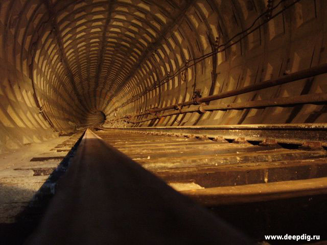 Туннель скоростного трамвая фото