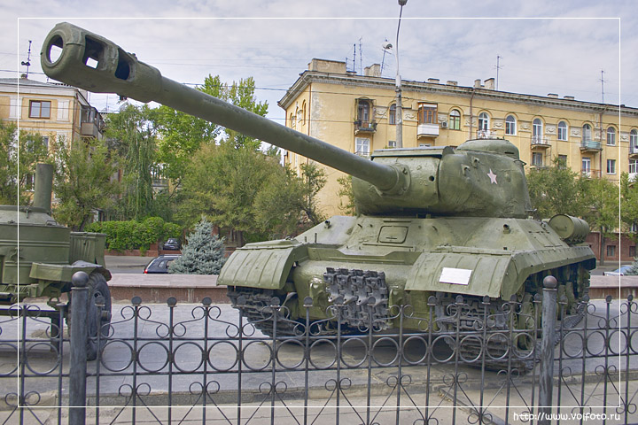 Тяжелый танк ИС-2 фото