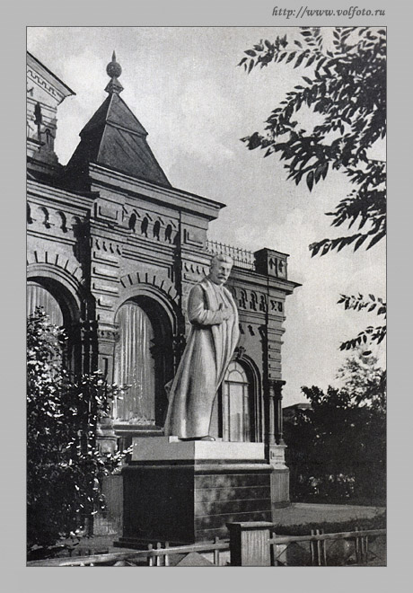 Памятник Сталину фото