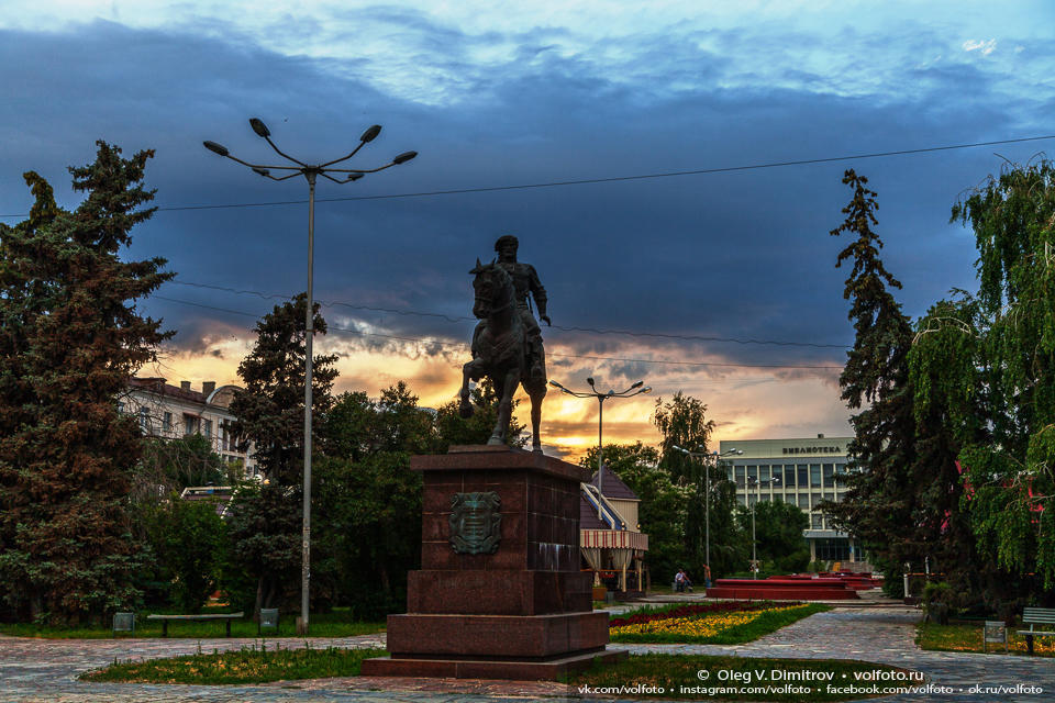 Памятник Григорию Засекину фото