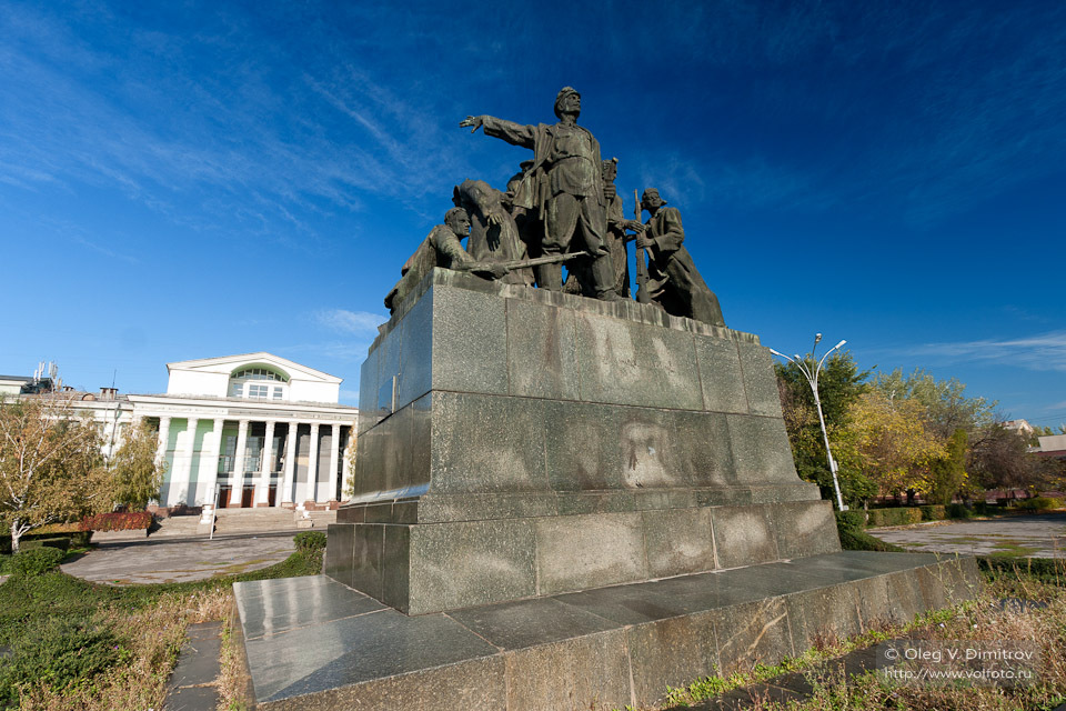 Памятник героям гражданской войны фото