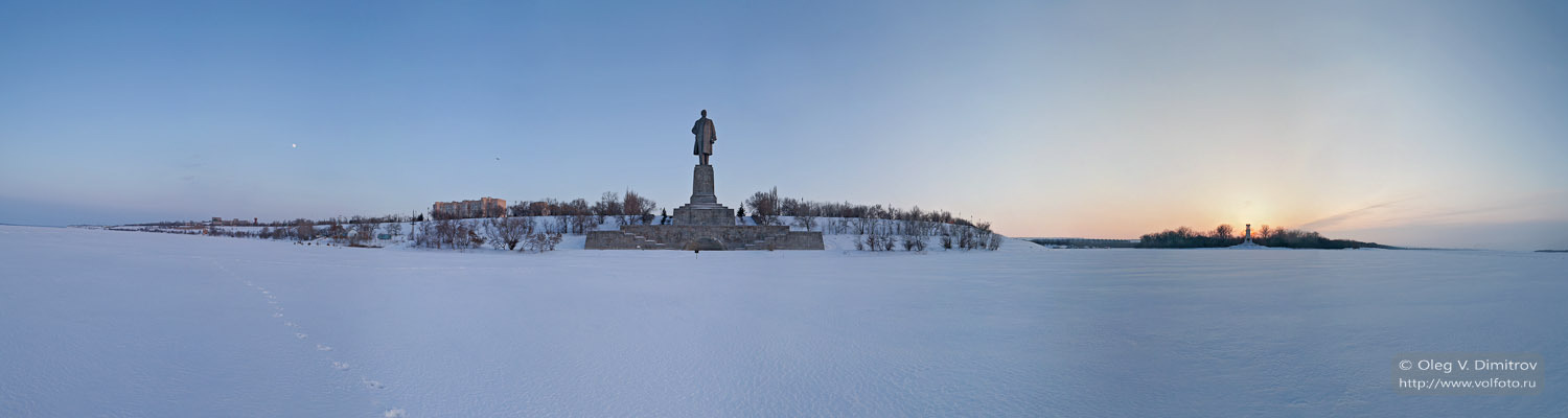 Панорама у памятника Ленину фото
