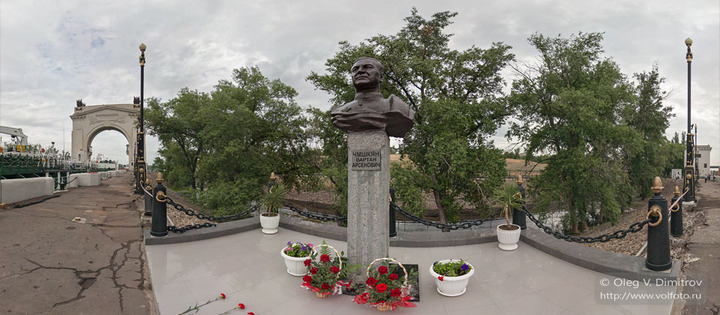 Памятник Вартану Чмшкяну