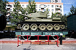 Платформа и танк Т-34