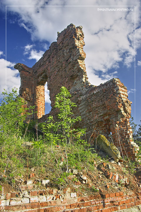 Руины командного пункта фото