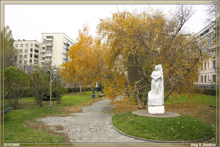 Памятник Маргарите Агашиной фото