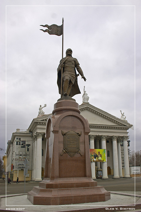 Памятник Александру Невскому фото