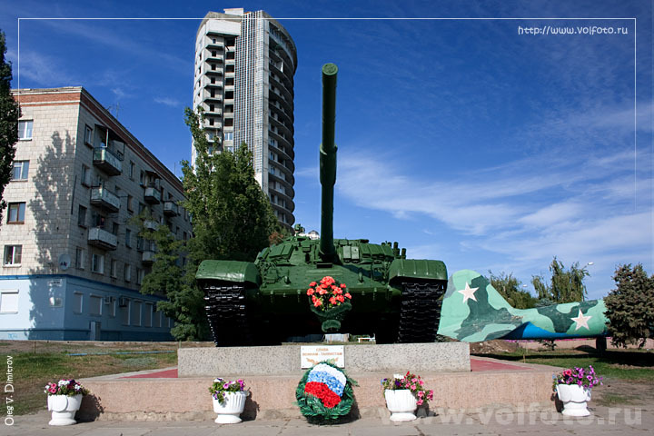 Памятник танкистам фото