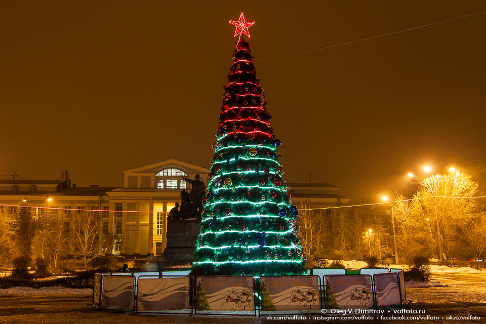 Новогодняя елка Краснооктябрьского района фото
