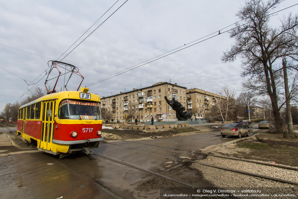 Трамвай на проспекте Металлургов фото