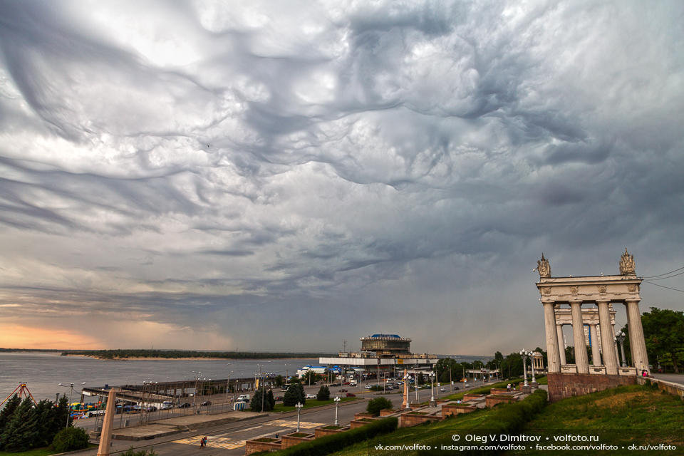 Необычные облака над Волгоградом фото