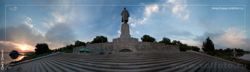 Панорама памятника Ленину фото