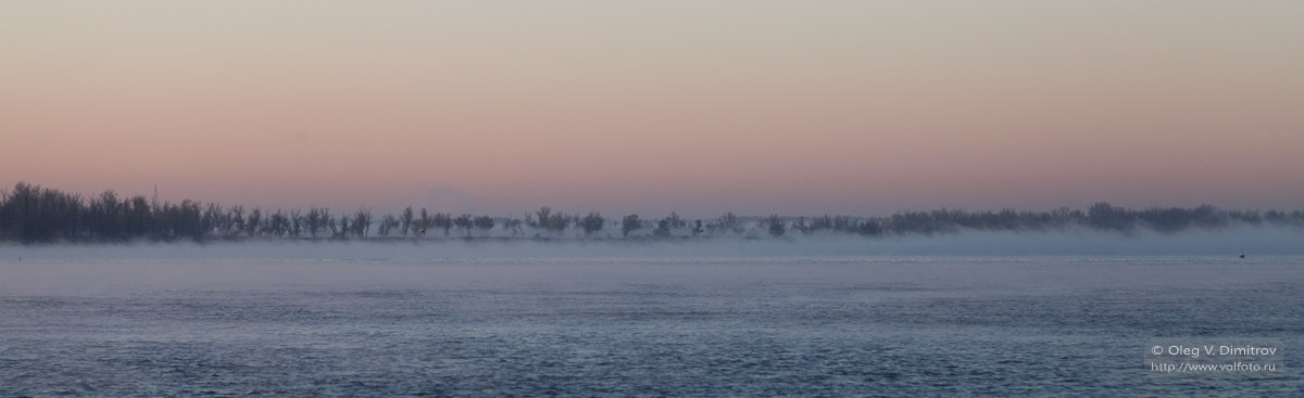 Остров «Голодный» в тумане фото