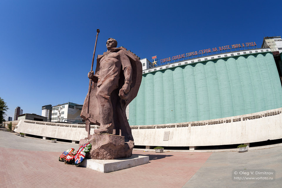 Памятник морякам-североморцам фото