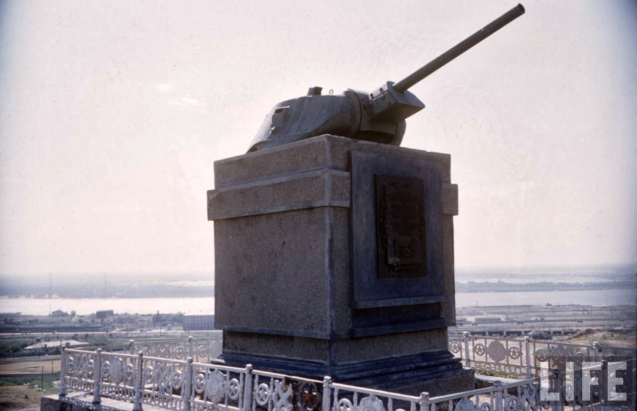 Танковая башня на Мамаевом кургане фото